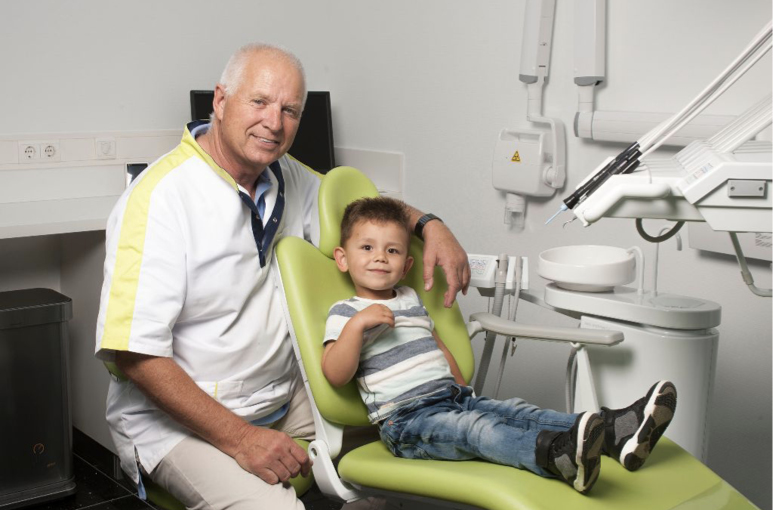 Met tandprotheticus Cor van der Wal als dé specialist voor uw kunstgebit