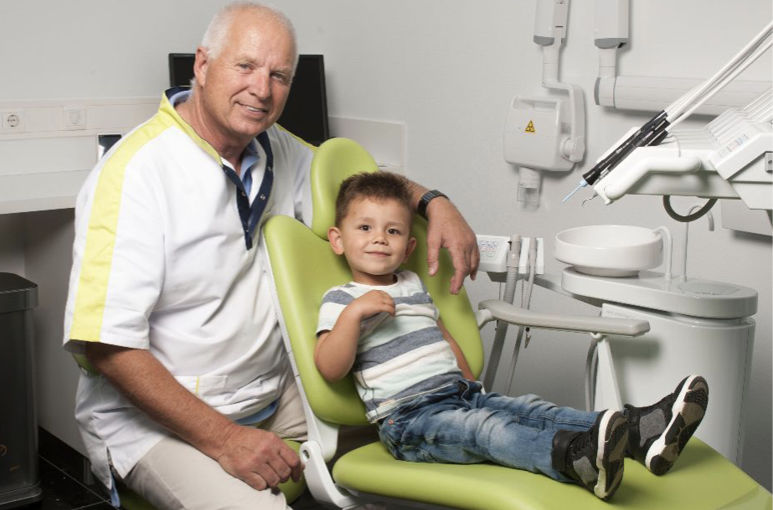 Met tandprotheticus Cor van der Wal als dé specialist voor uw kunstgebit
